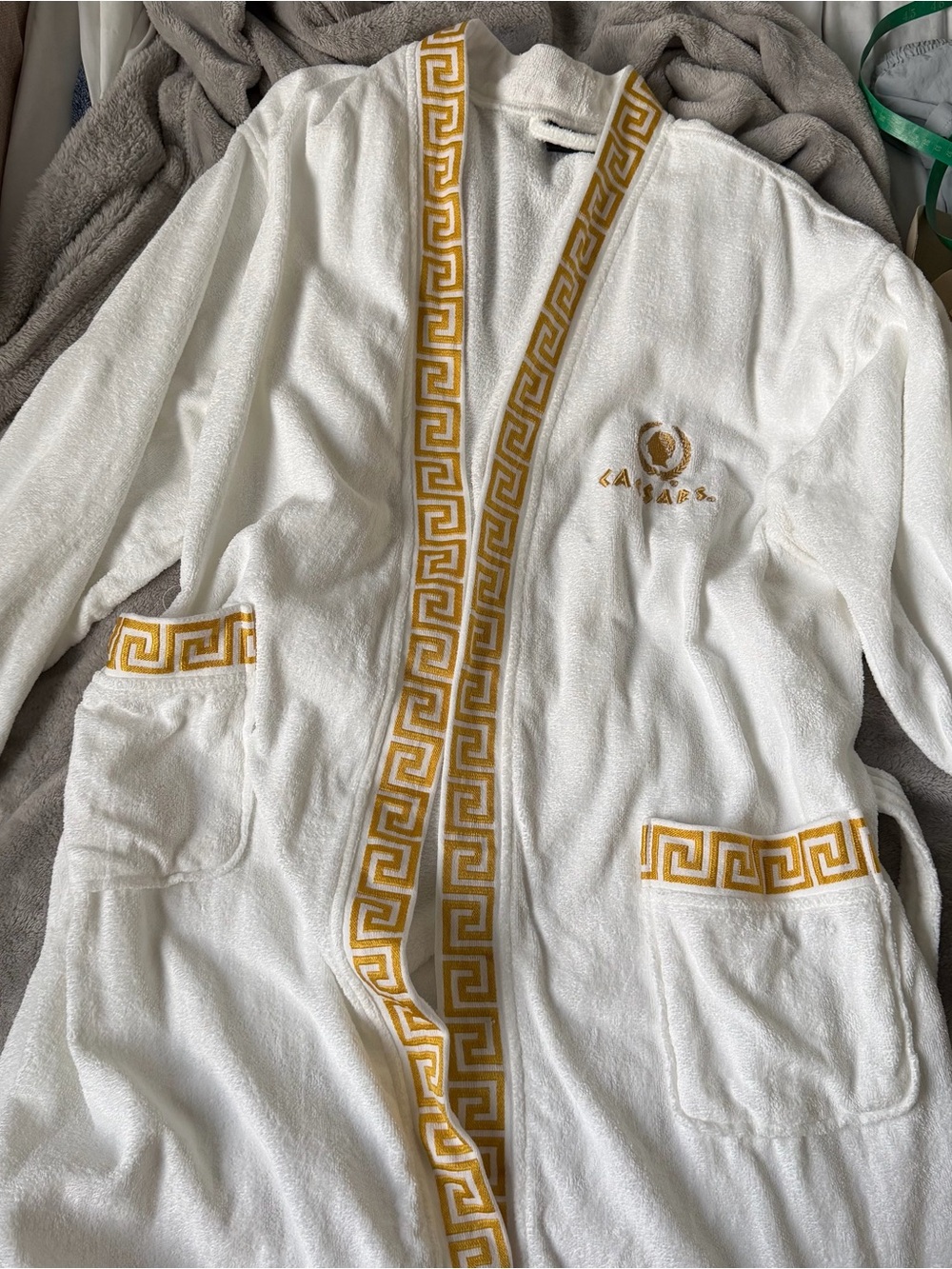 las vegas caesars white robe